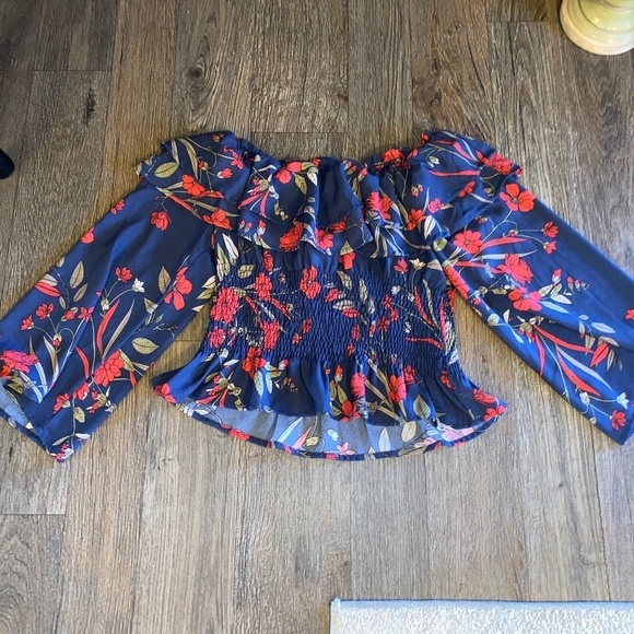 Chelsea and Violet size large off shoulder blouse beautiful - Picture 1 of 5